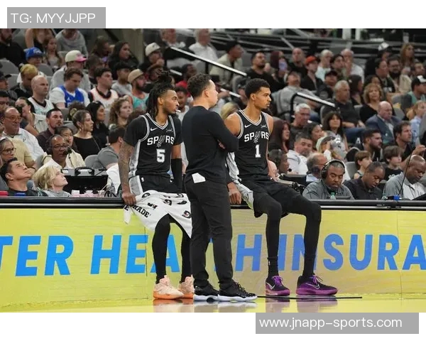 戈贝尔因垫脚文班遭罚一级恶意与技犯马刺获四罚球及球权优势